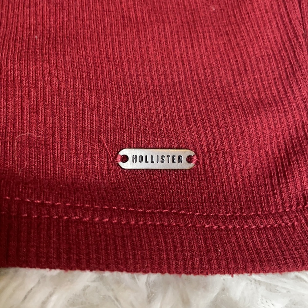 Hollister Burgundy Long‎ Sleeve Crop- Size Small - Picture 8 of 8